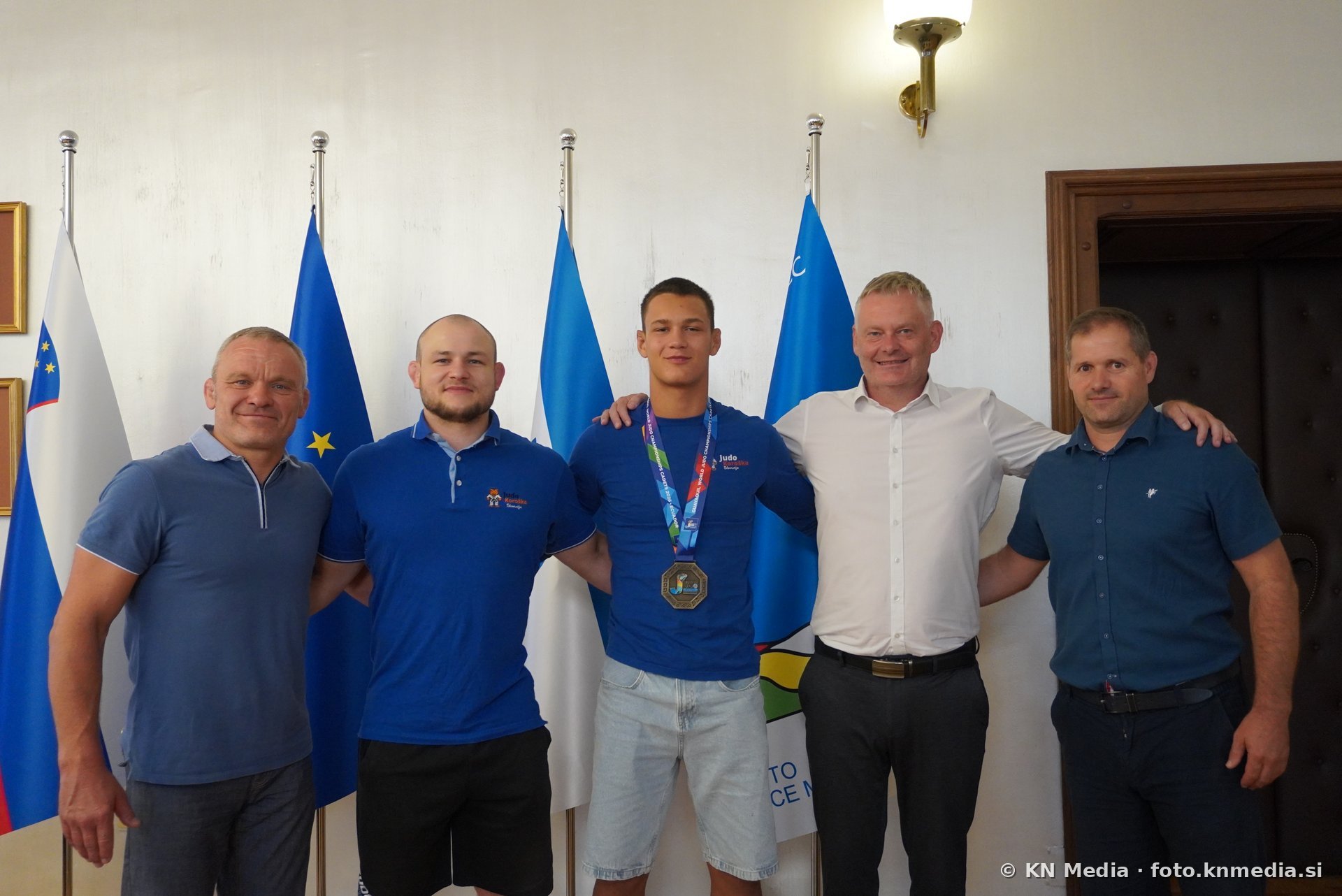 (VIDEO in FOTO) Župan Klugler sprejel Aleksa Krivca, ki je Slovenijo zapisal v zgodovino